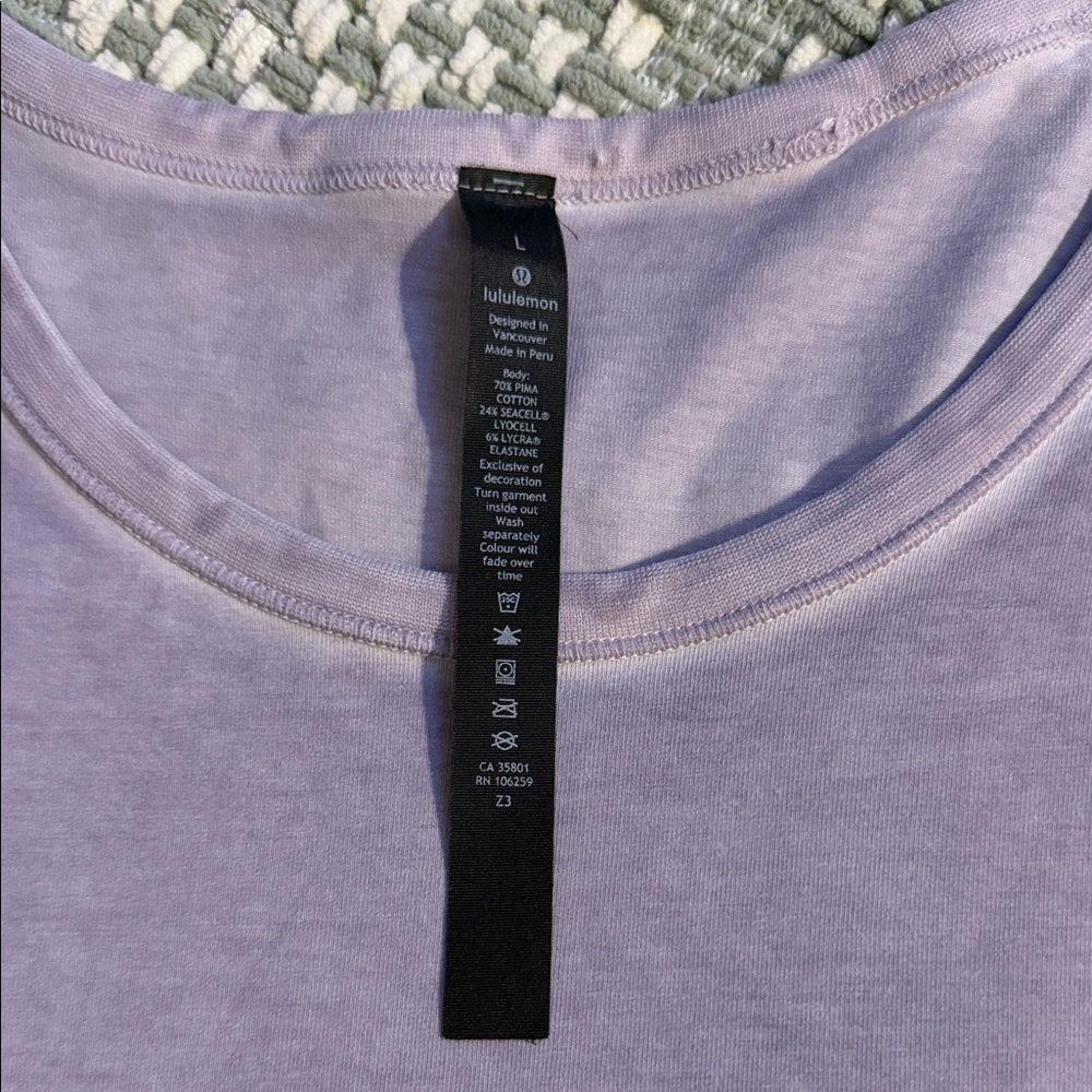 Men’s Lululemon t shirt - Picture 3 of 5
